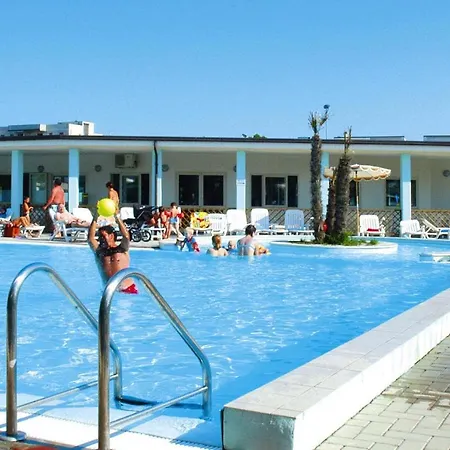 Cosy In With Communal Pool * 리도아드리